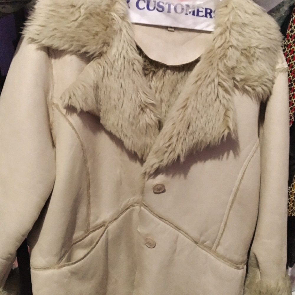 Coat - Picture 1 of 6